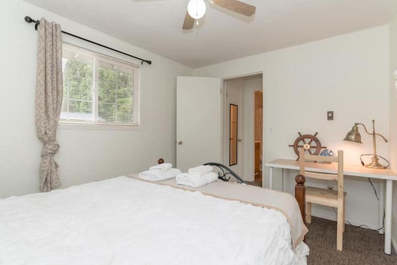 Unique, Convenient, Centrally Located Apartment Kent Eksteriør billede