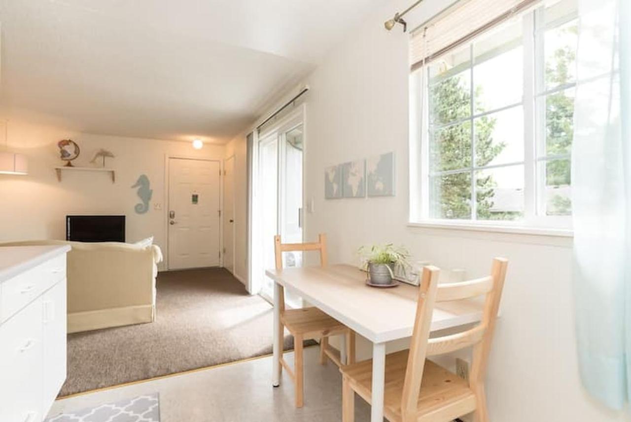 Unique, Convenient, Centrally Located Apartment Kent Eksteriør billede