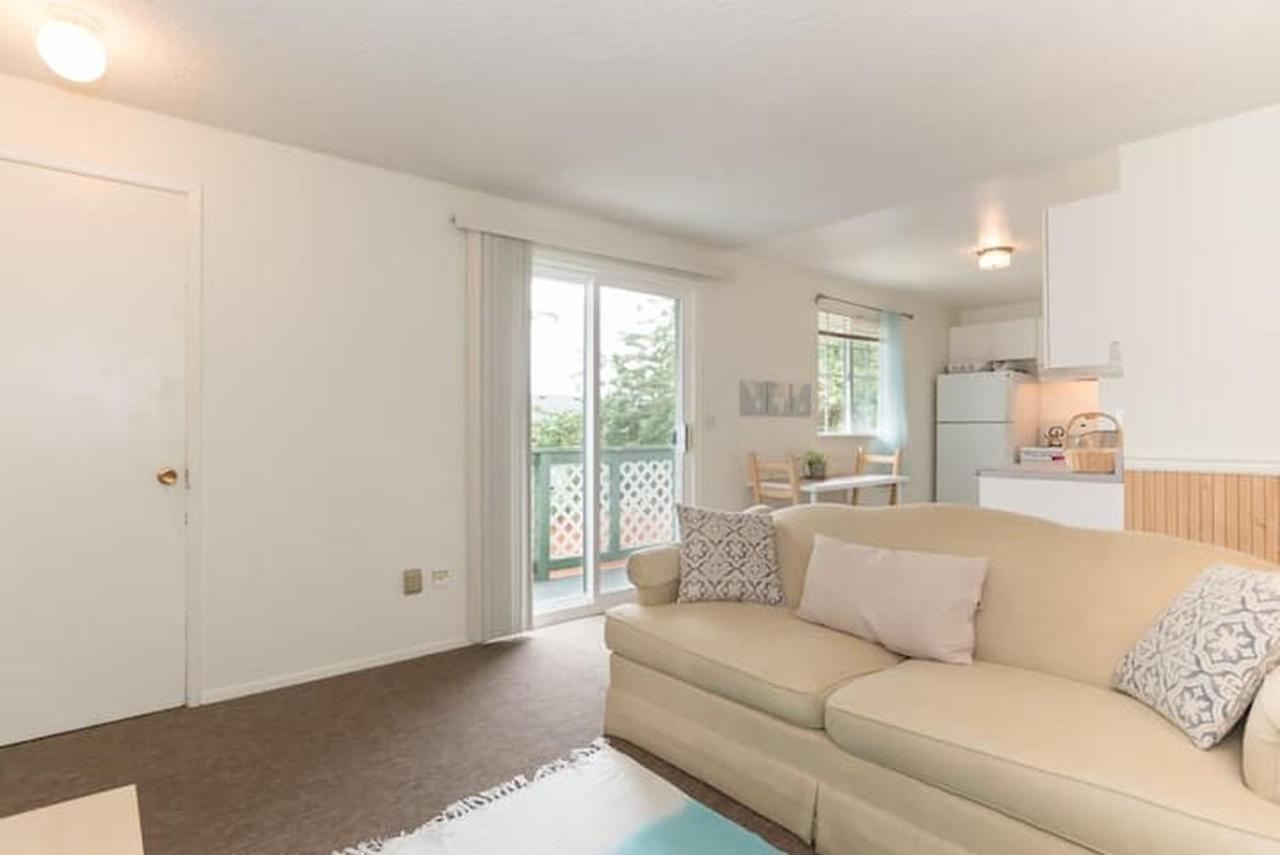 Unique, Convenient, Centrally Located Apartment Kent Eksteriør billede